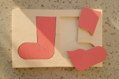 exposition-interactive-tout-petits-pour-mediatheques-promenons-nous-dans-les-bois-les-chaussettes-scaled